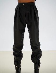 Pantaloni cu detalii metalice - byEDA - Negru